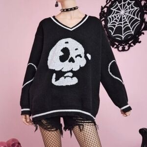 ROMWE Black V-Neck Sweater with Skull